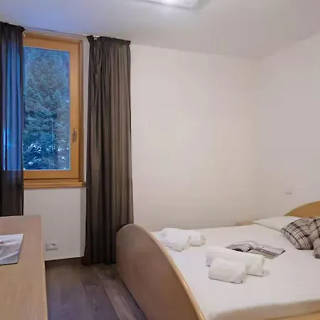Apartment Close To Lift *